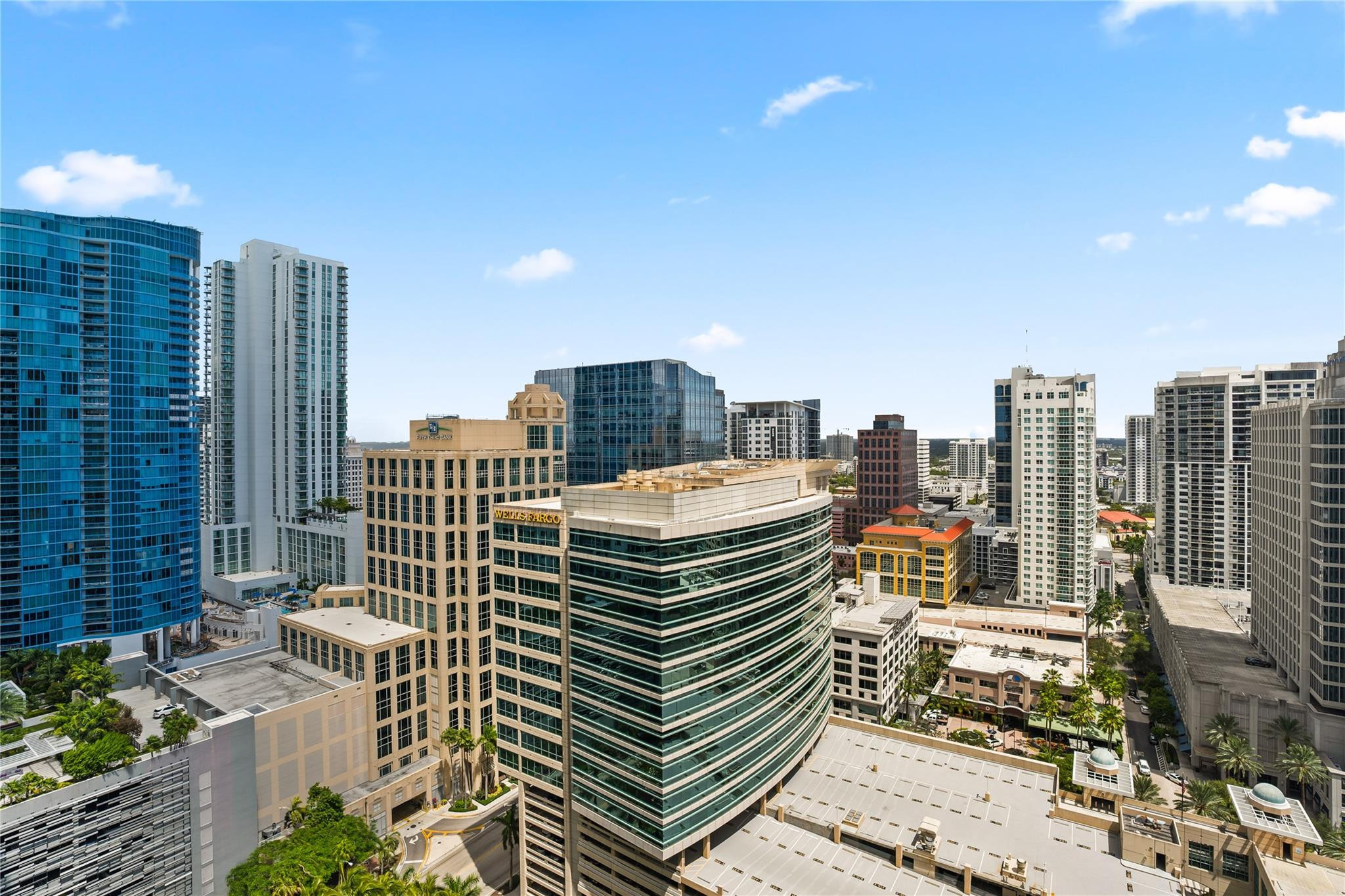 347 N New River Dr 2808