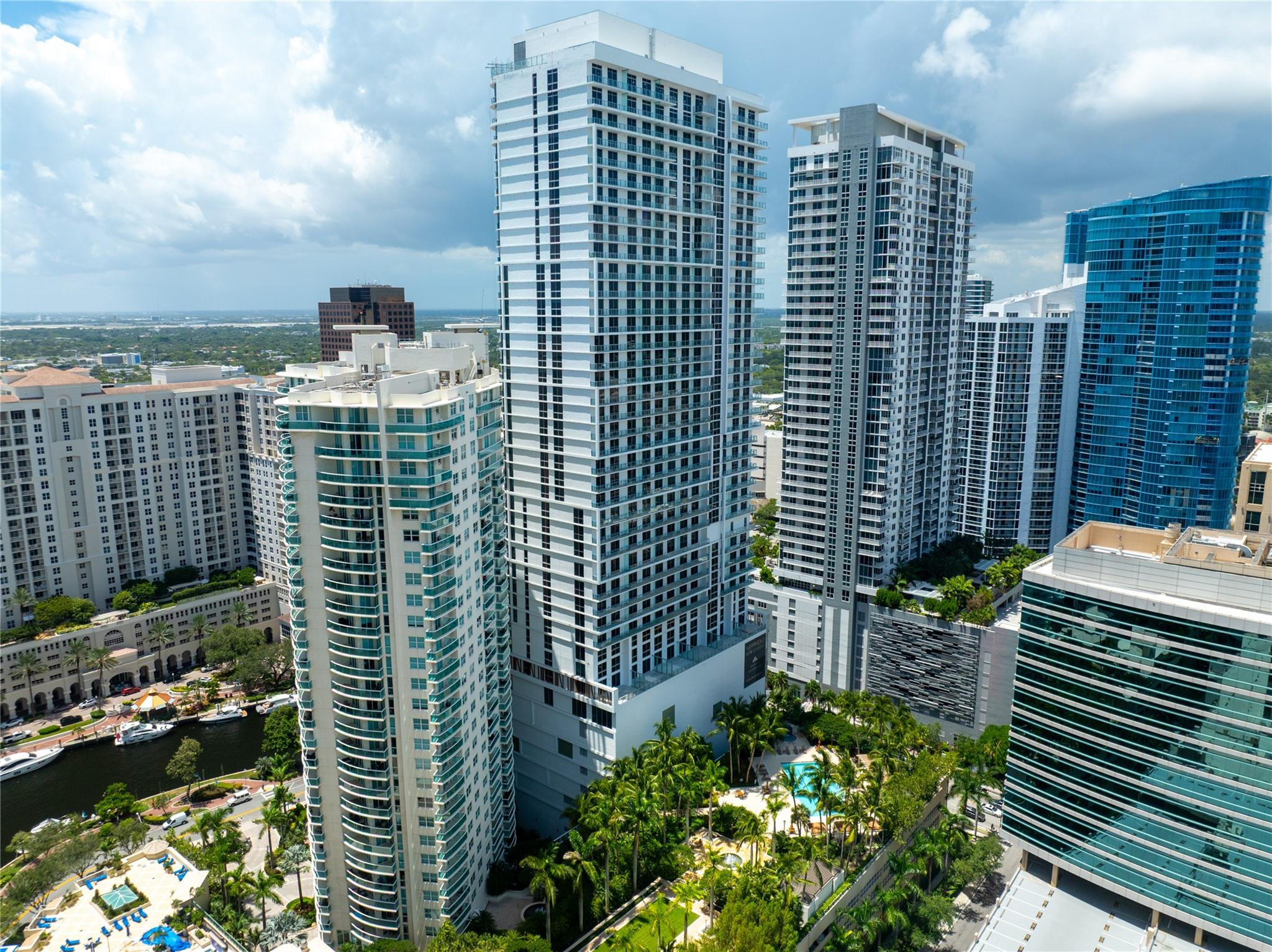 347 N New River Dr 2808