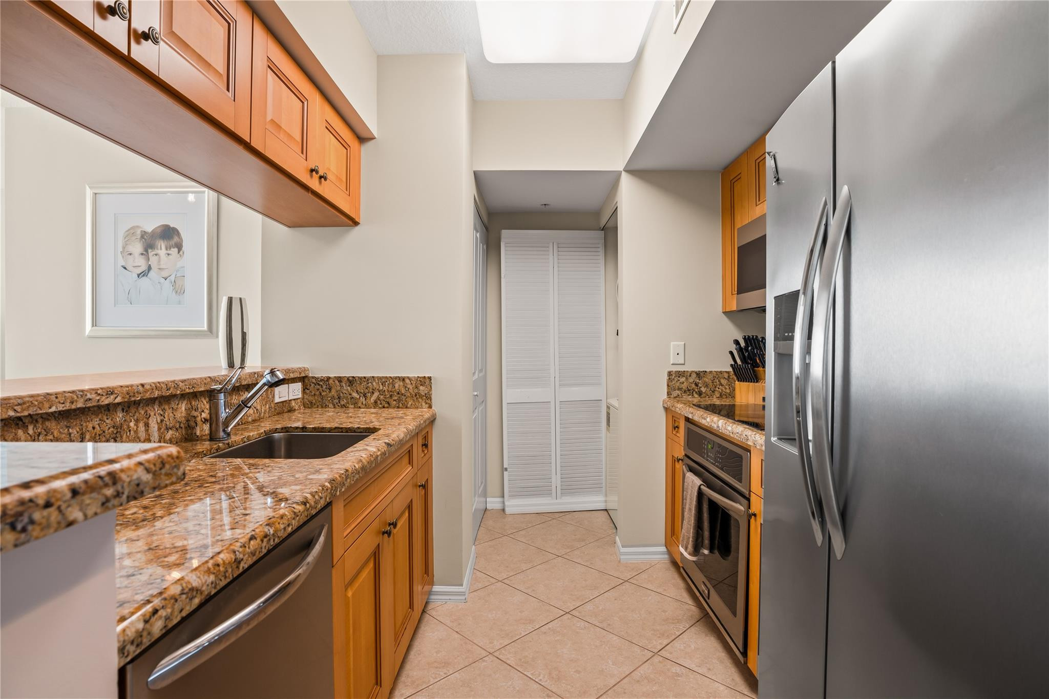 347 N New River Dr 2808