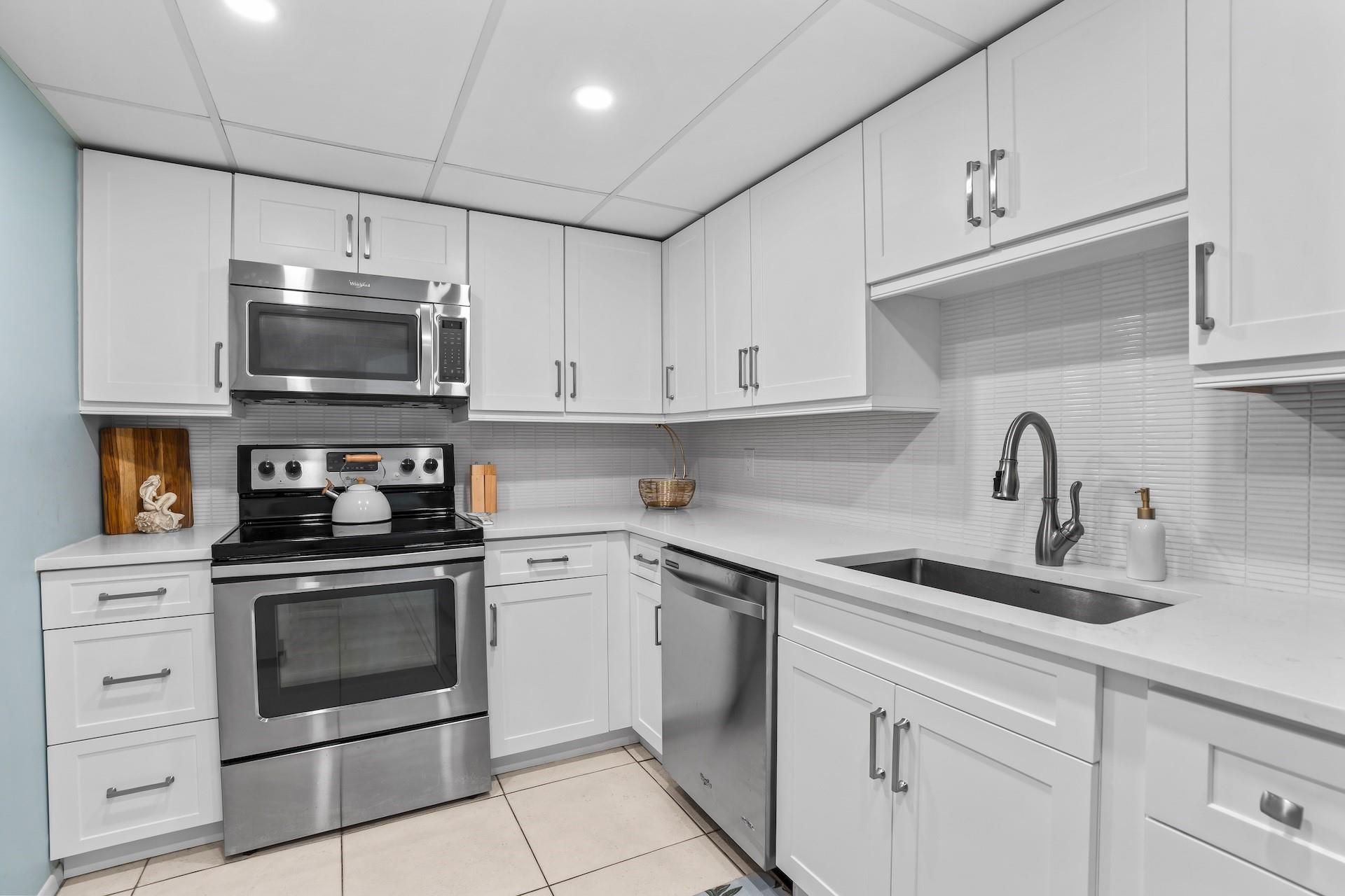 101 Briny Ave 809