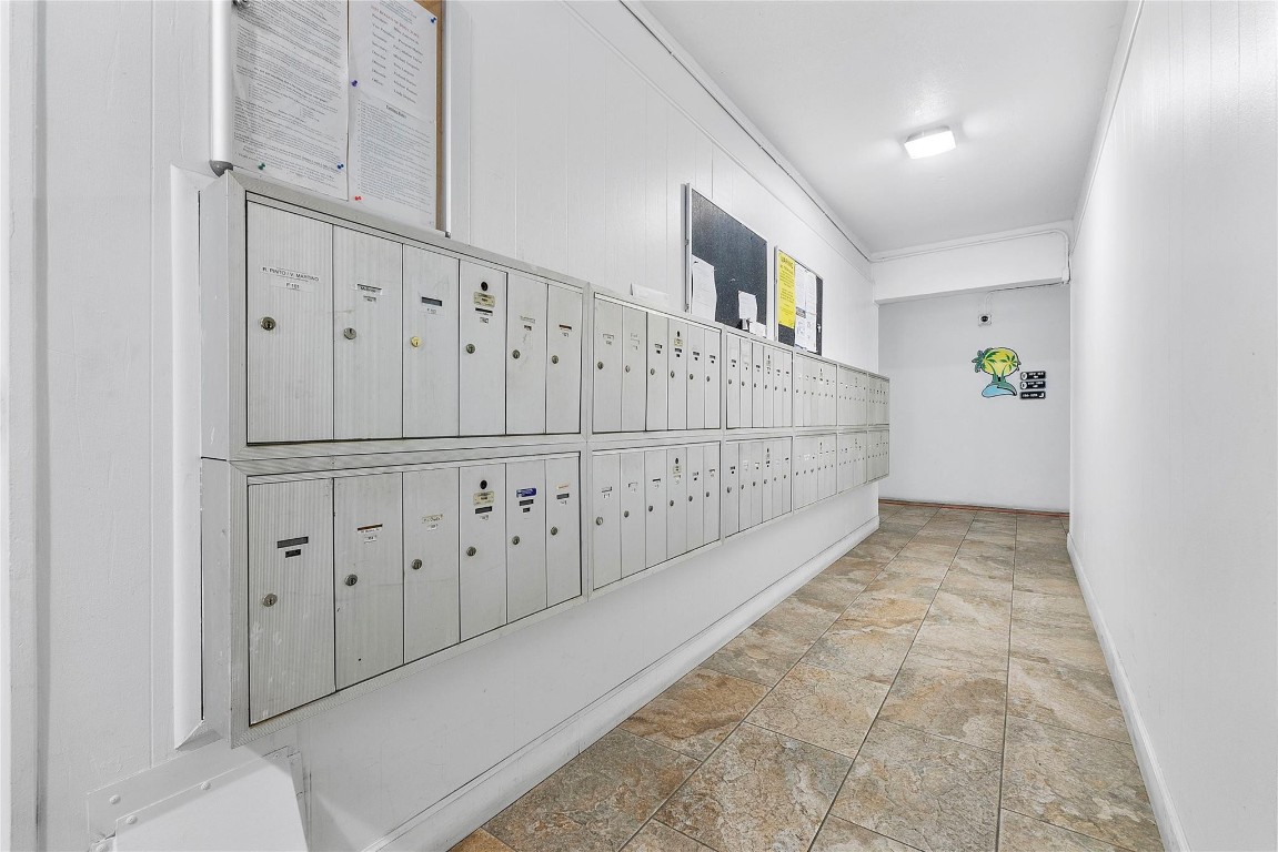 5208 NE 24th Ter F218