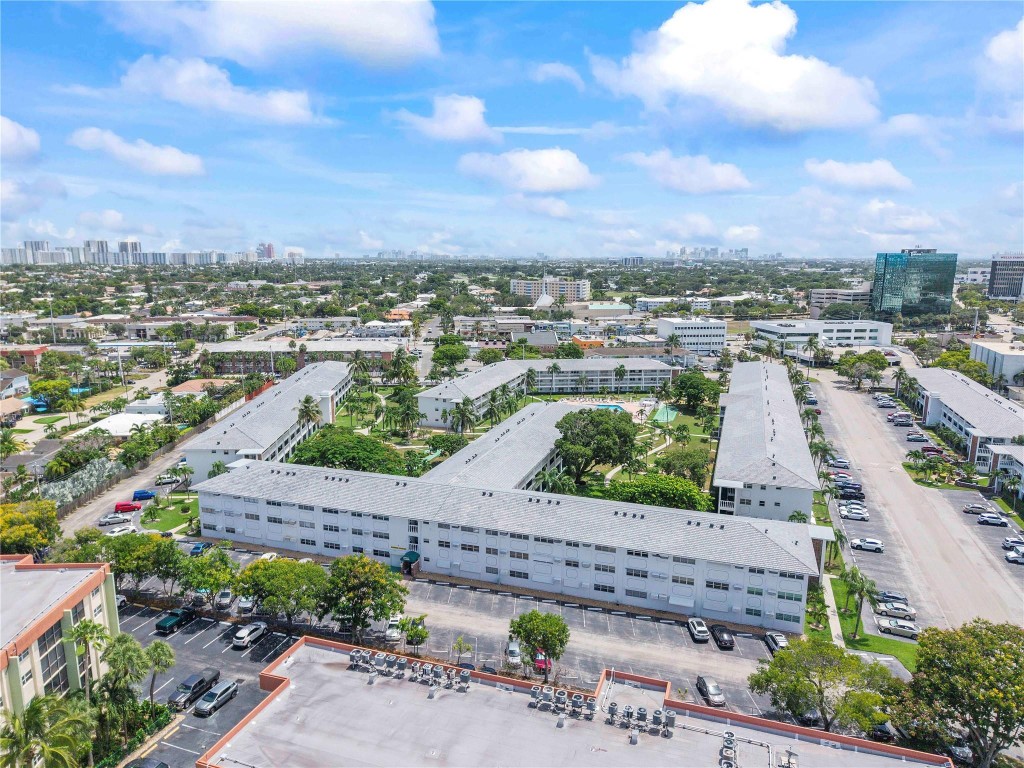 5208 NE 24th Ter F218