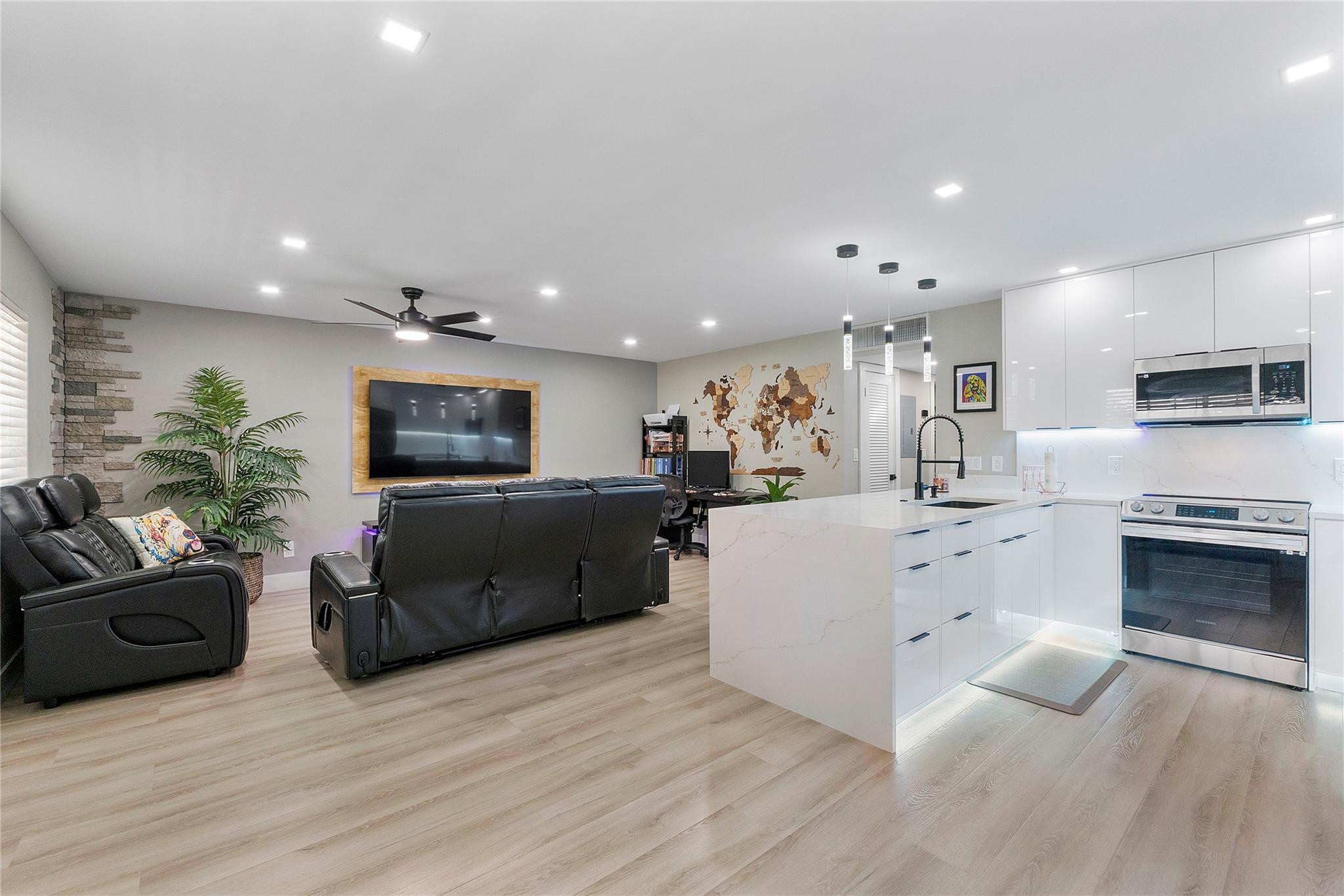 5208 NE 24th Ter F218