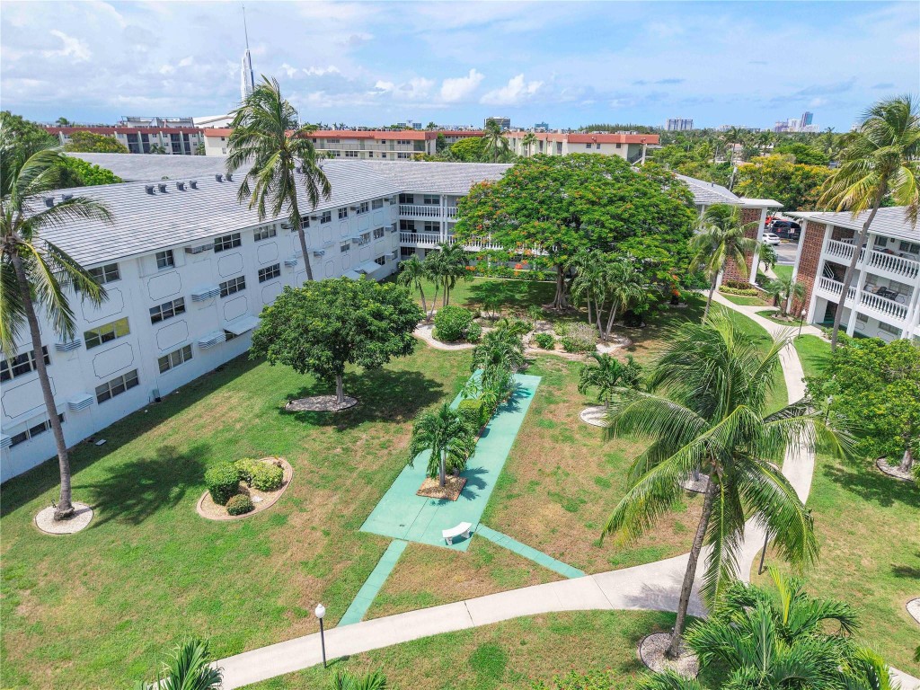 5208 NE 24th Ter F218