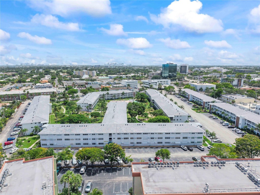 5208 NE 24th Ter F218