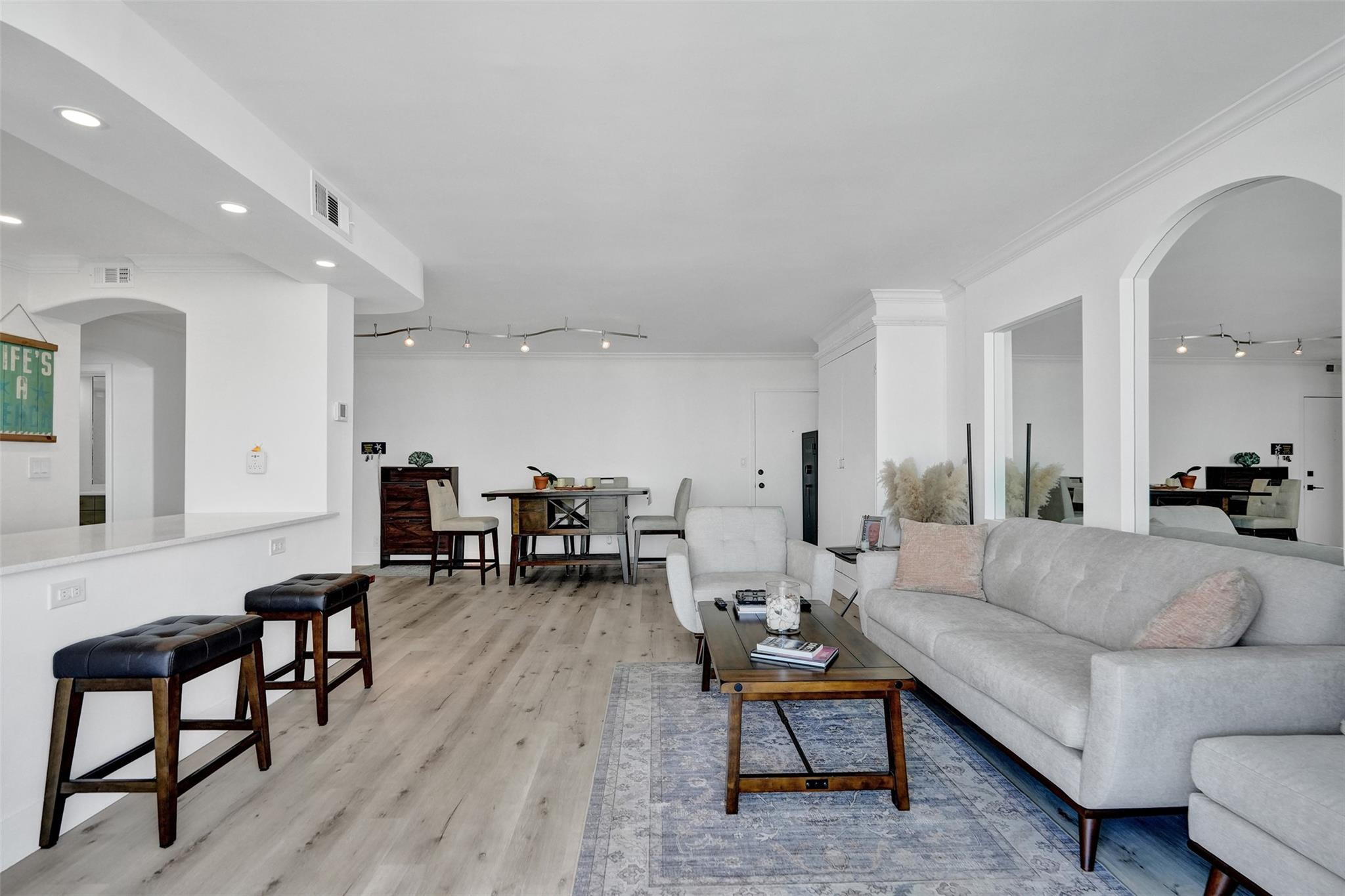 2715 N Ocean Blvd 17F