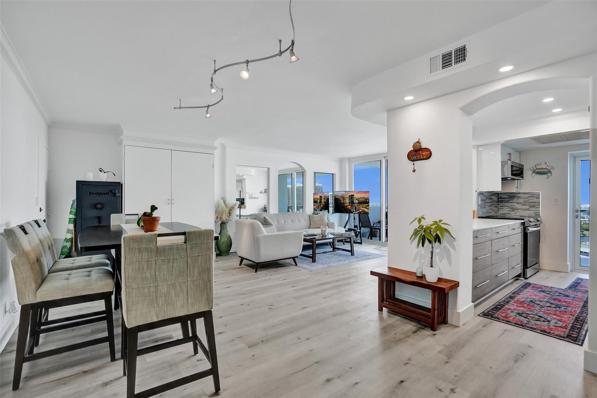 2715 N Ocean Blvd 17F