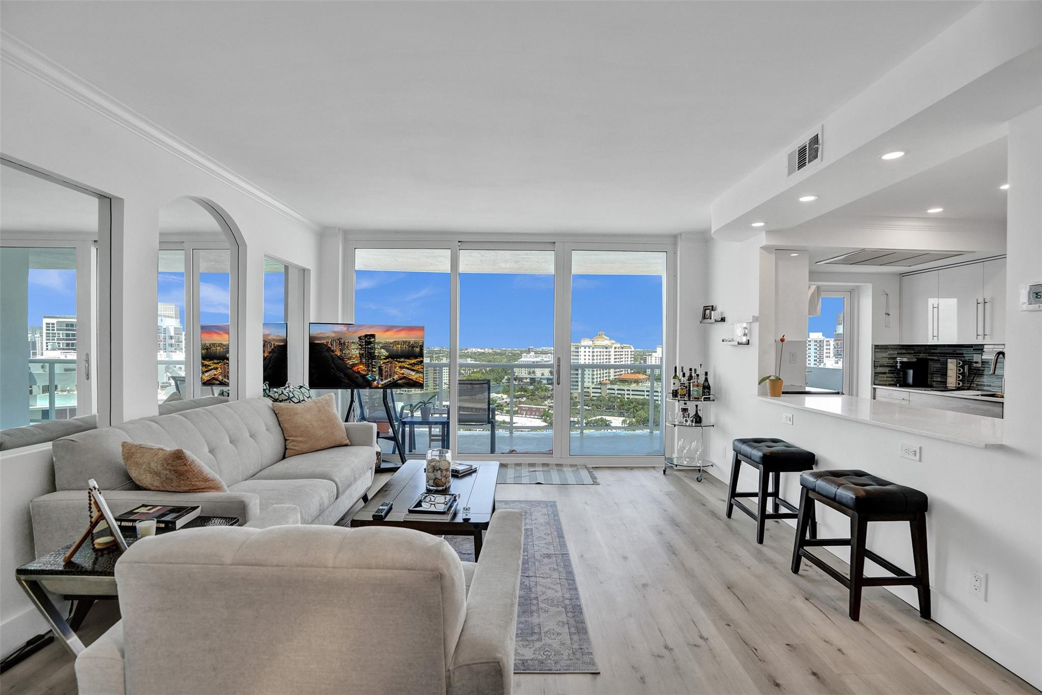 2715 N Ocean Blvd 17F