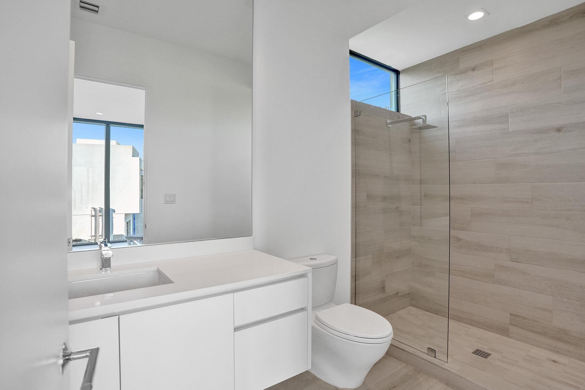 4232 E Tradewinds Ave