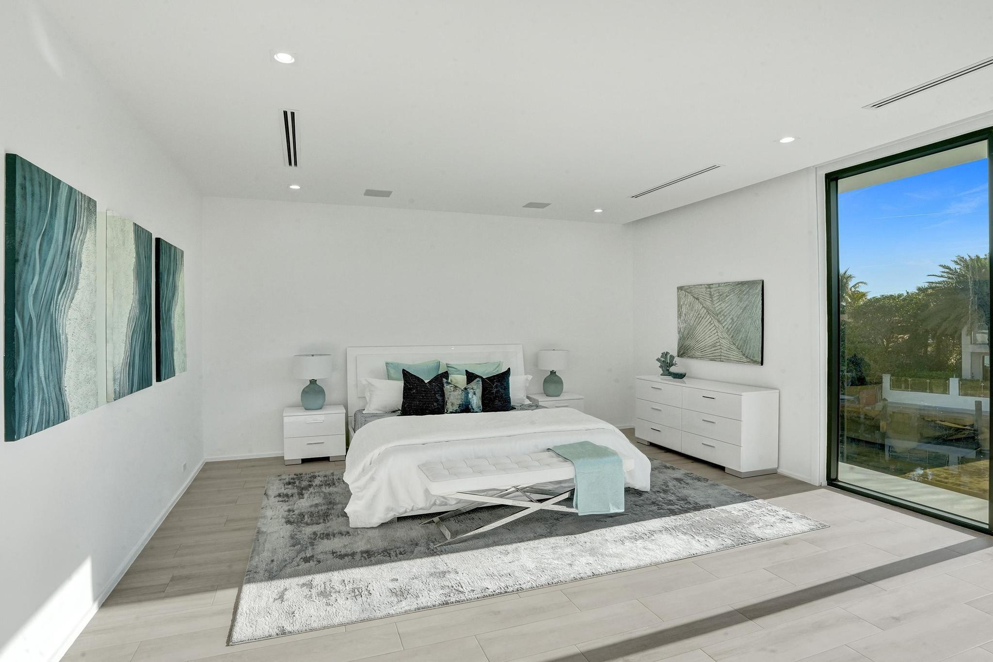 4232 E Tradewinds Ave