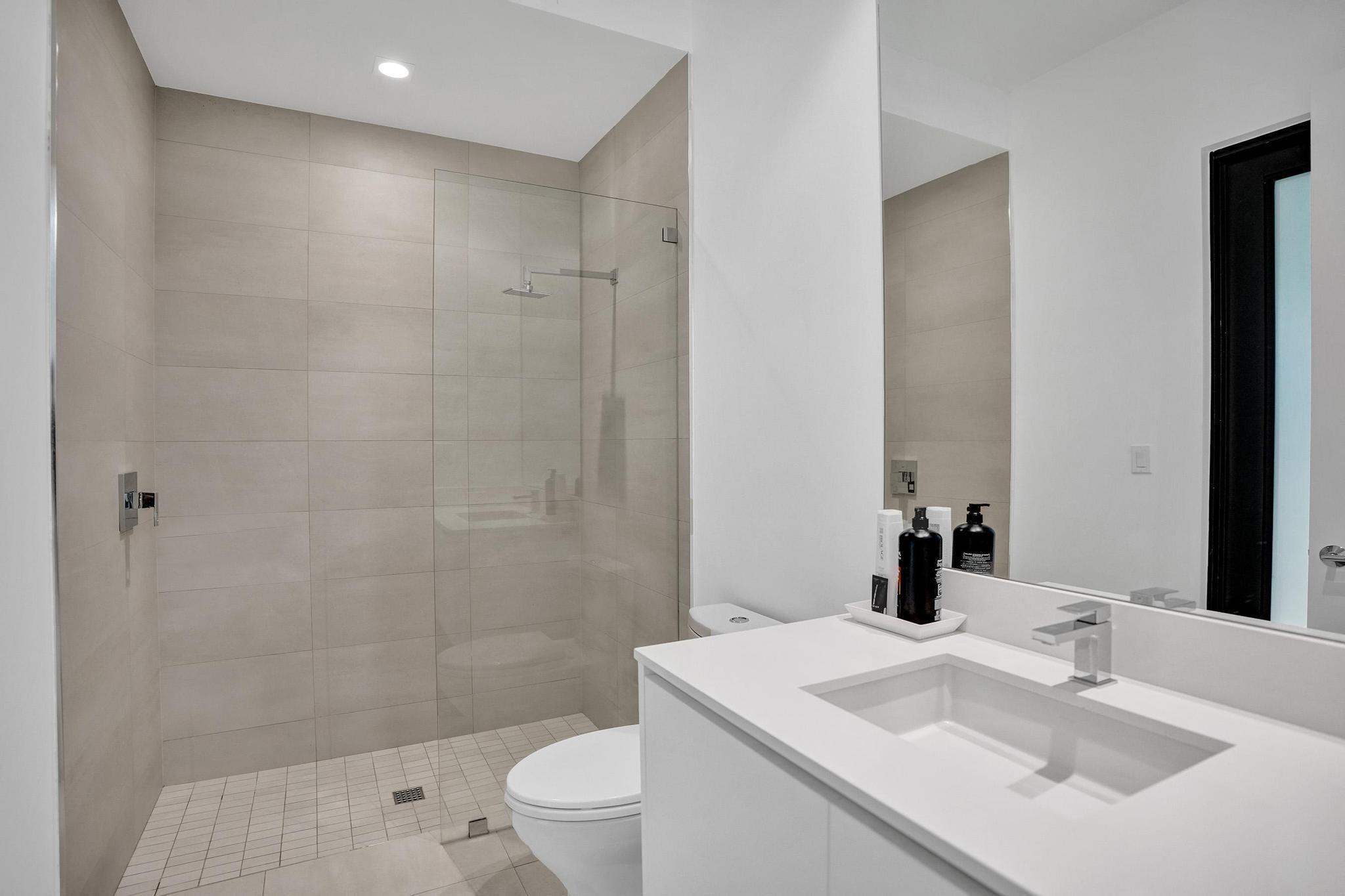 4232 E Tradewinds Ave