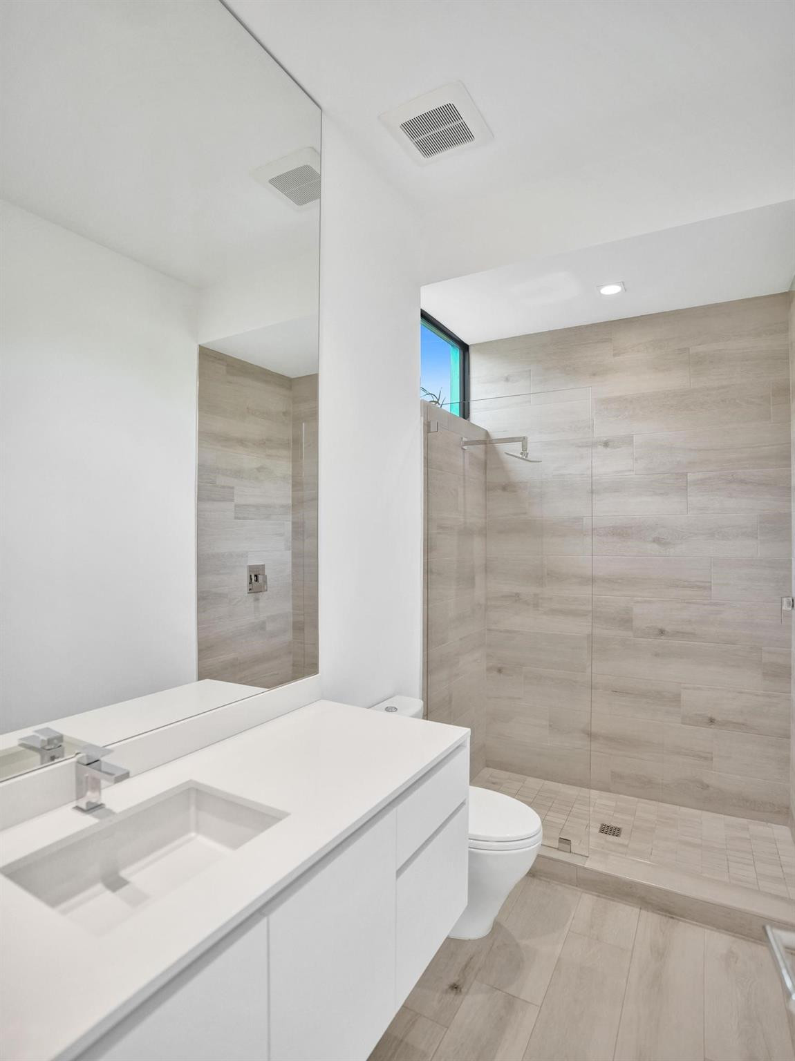 4232 E Tradewinds Ave