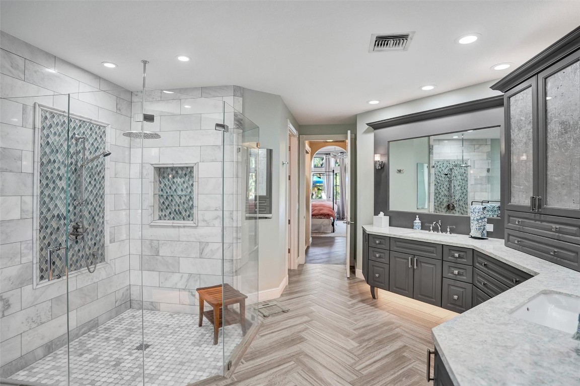 7811 E Upper Ridge Dr