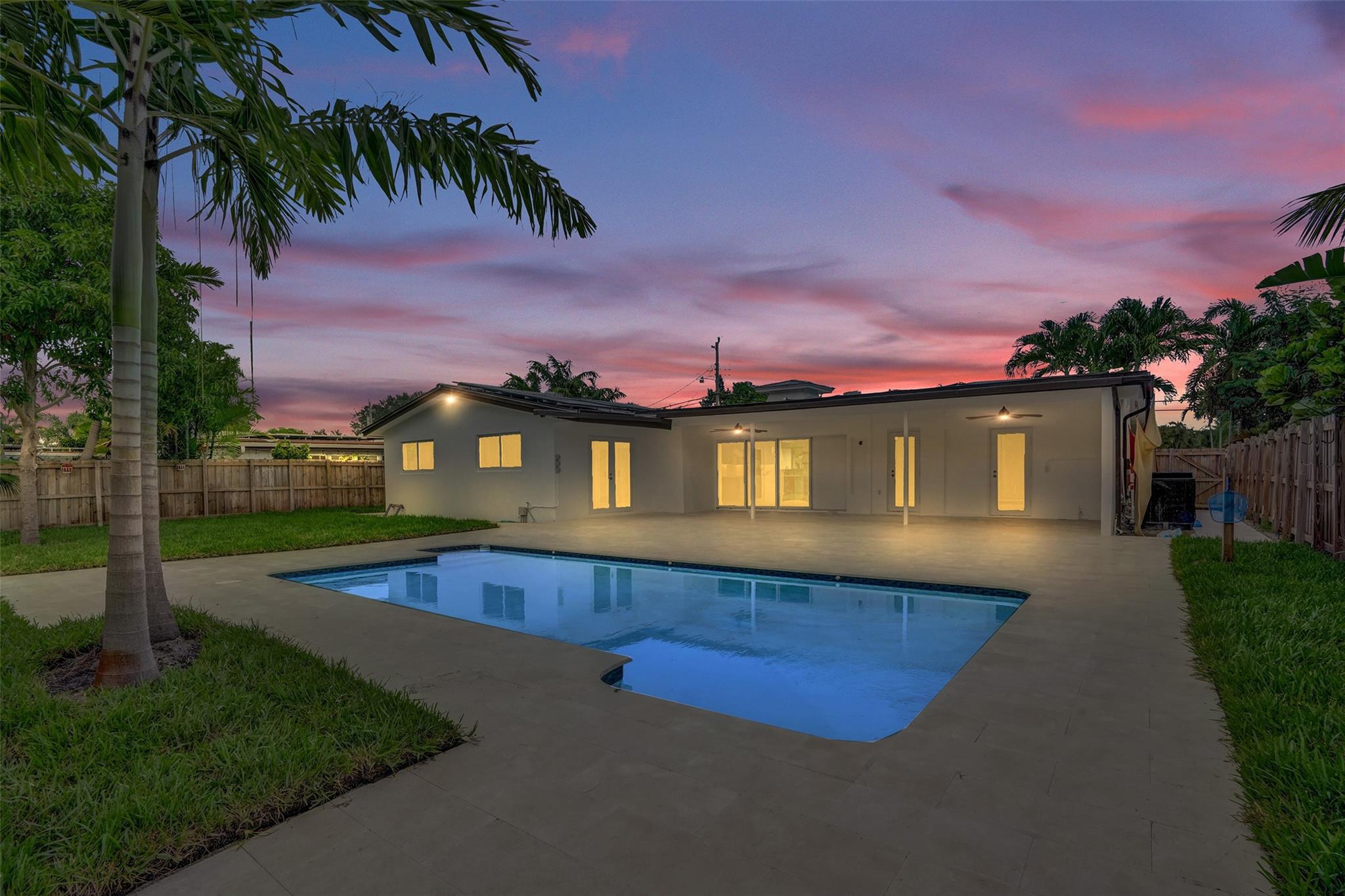 2615 NW 9th Ter