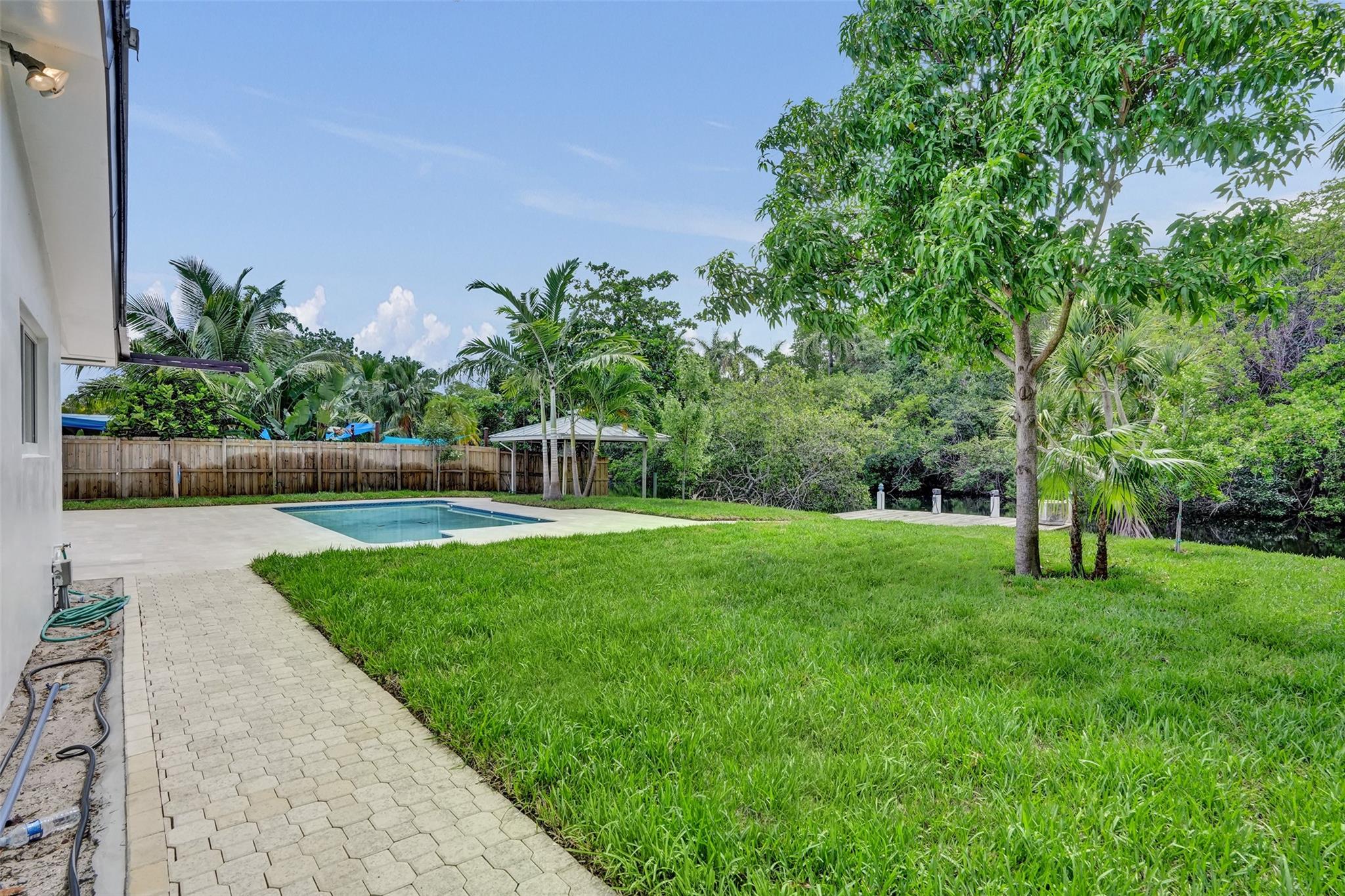 2615 NW 9th Ter