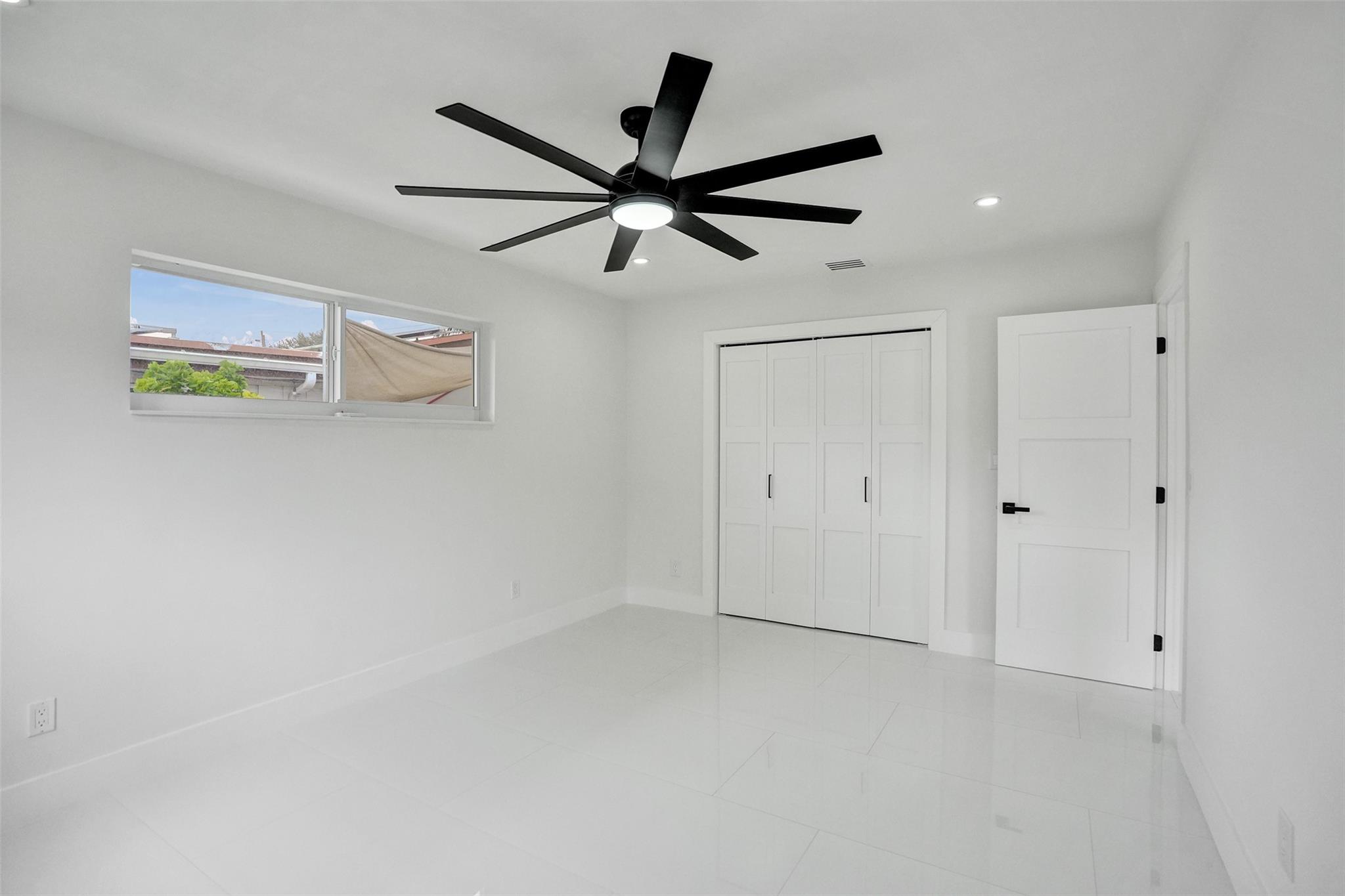 2615 NW 9th Ter