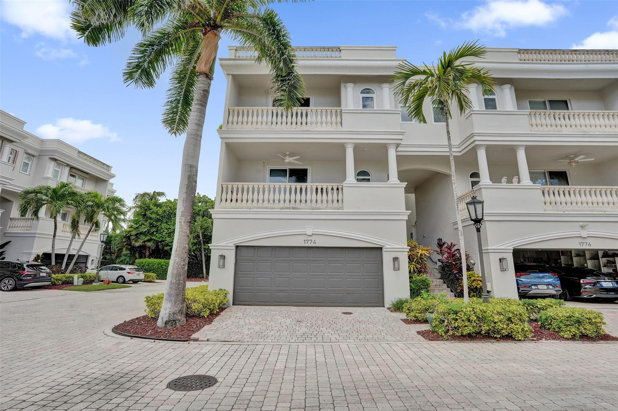 1774 Bay Dr 18