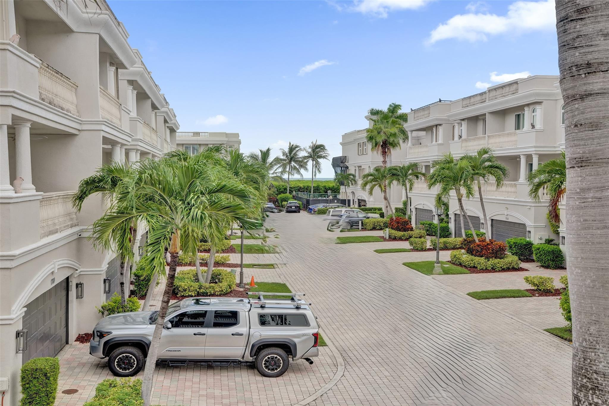 1774 Bay Dr 18