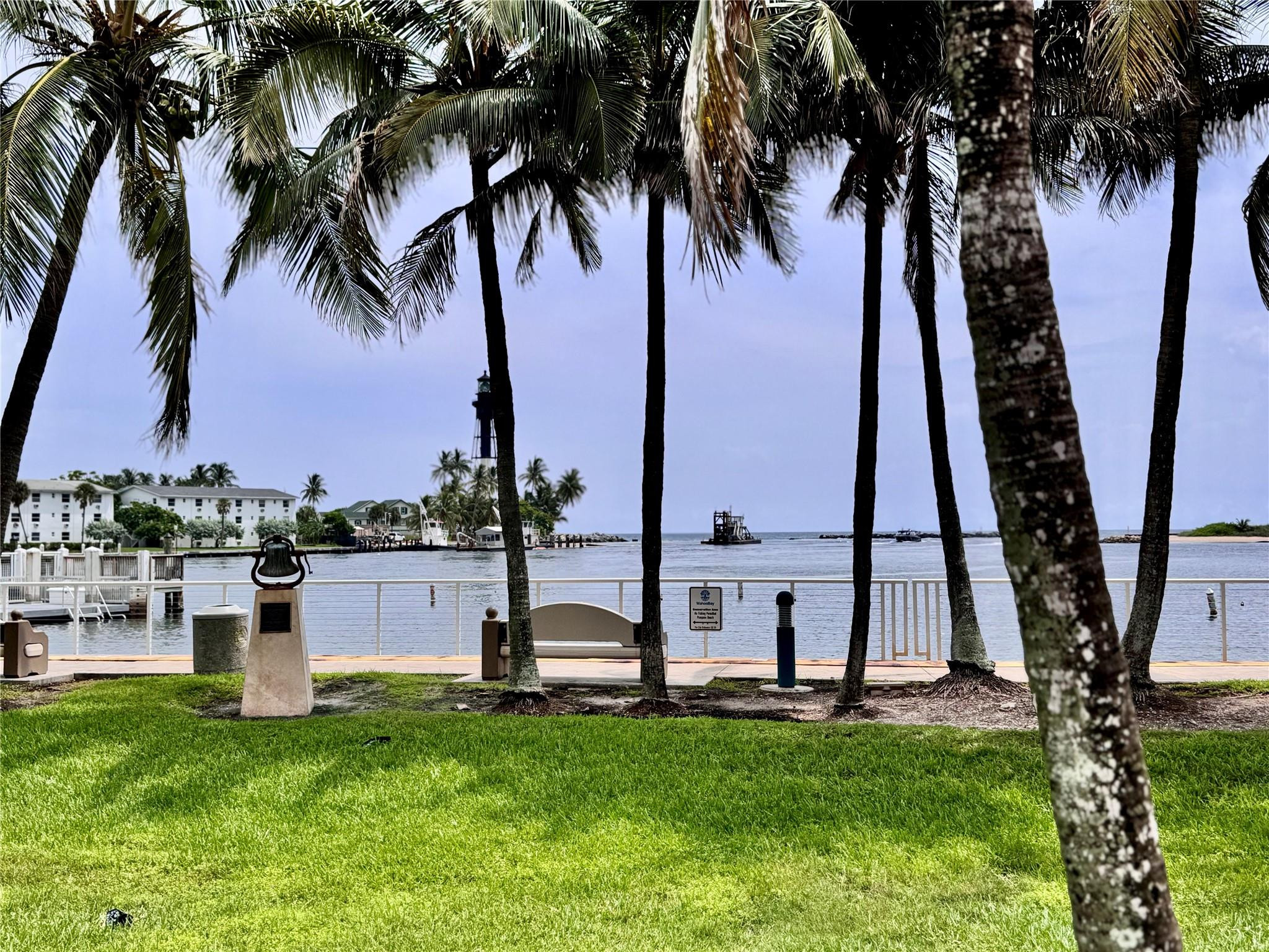 1774 Bay Dr 18