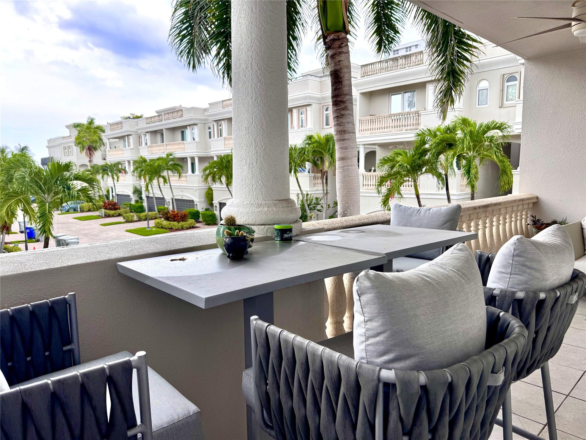 1774 Bay Dr 18
