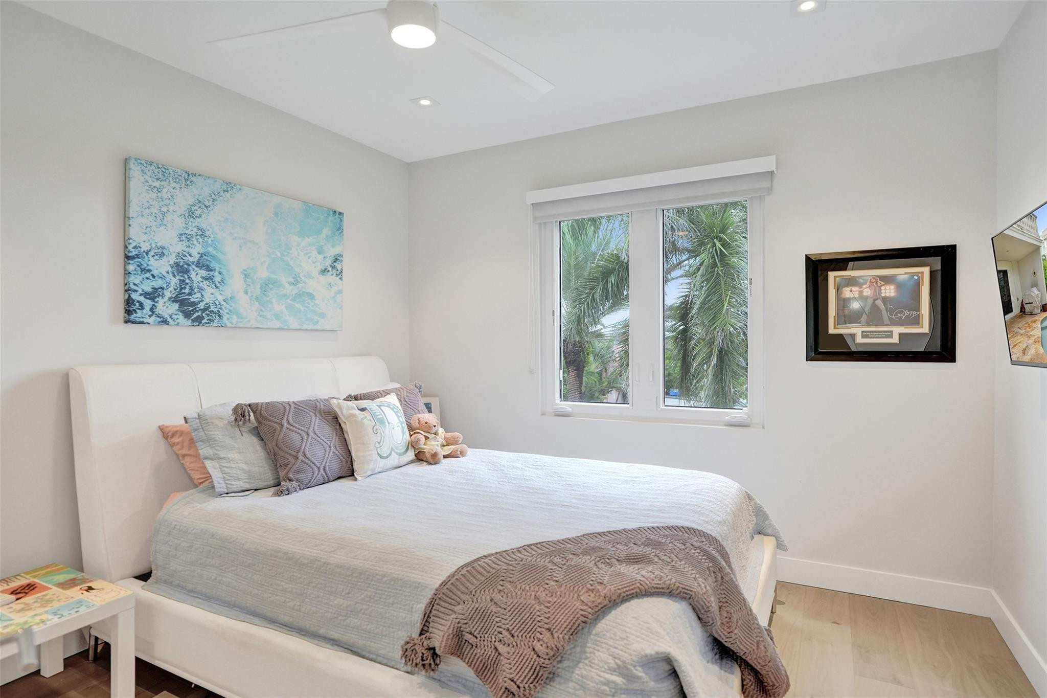1774 Bay Dr 18
