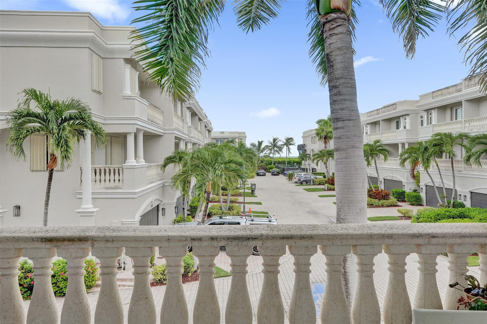 1774 Bay Dr 18