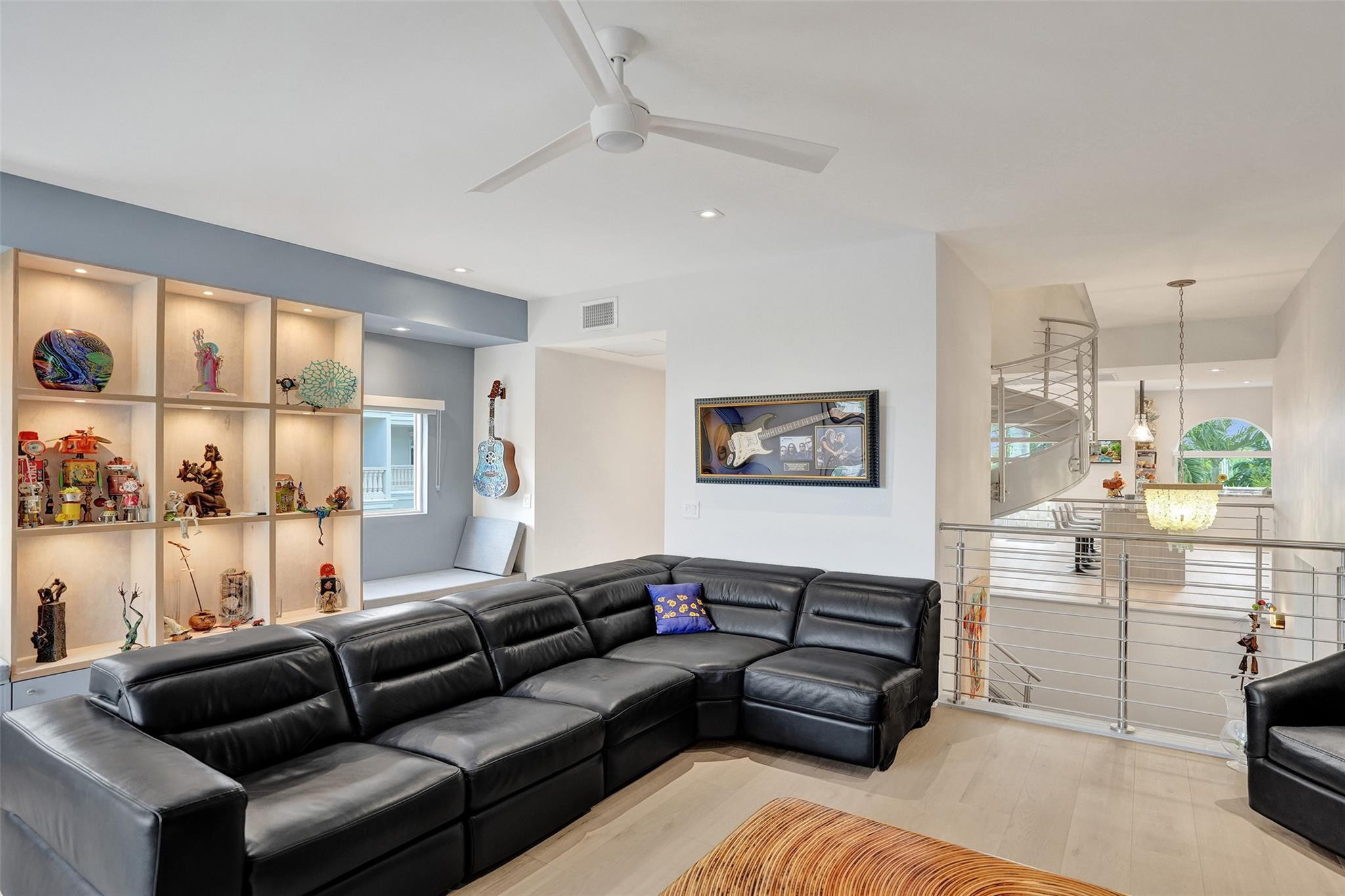 1774 Bay Dr 18