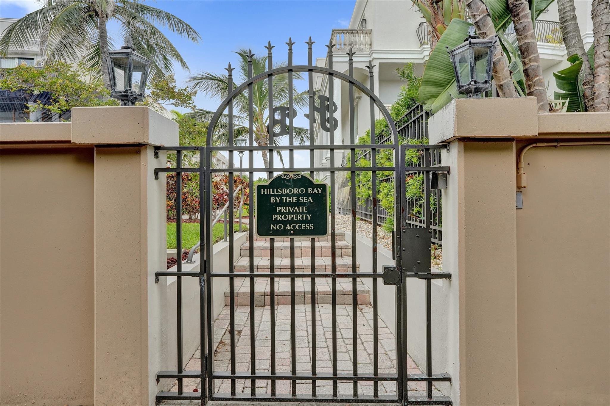 1774 Bay Dr 18