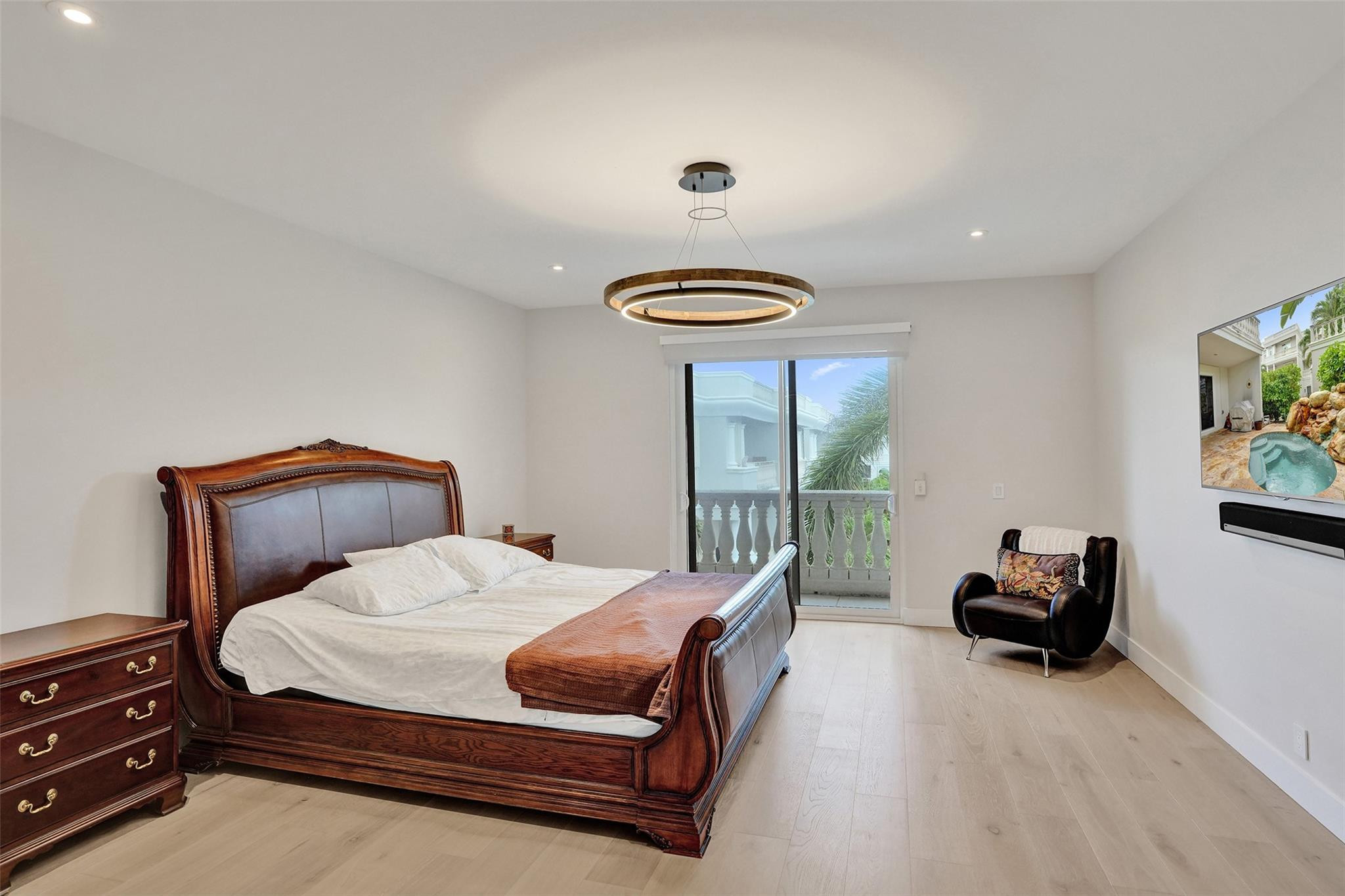 1774 Bay Dr 18