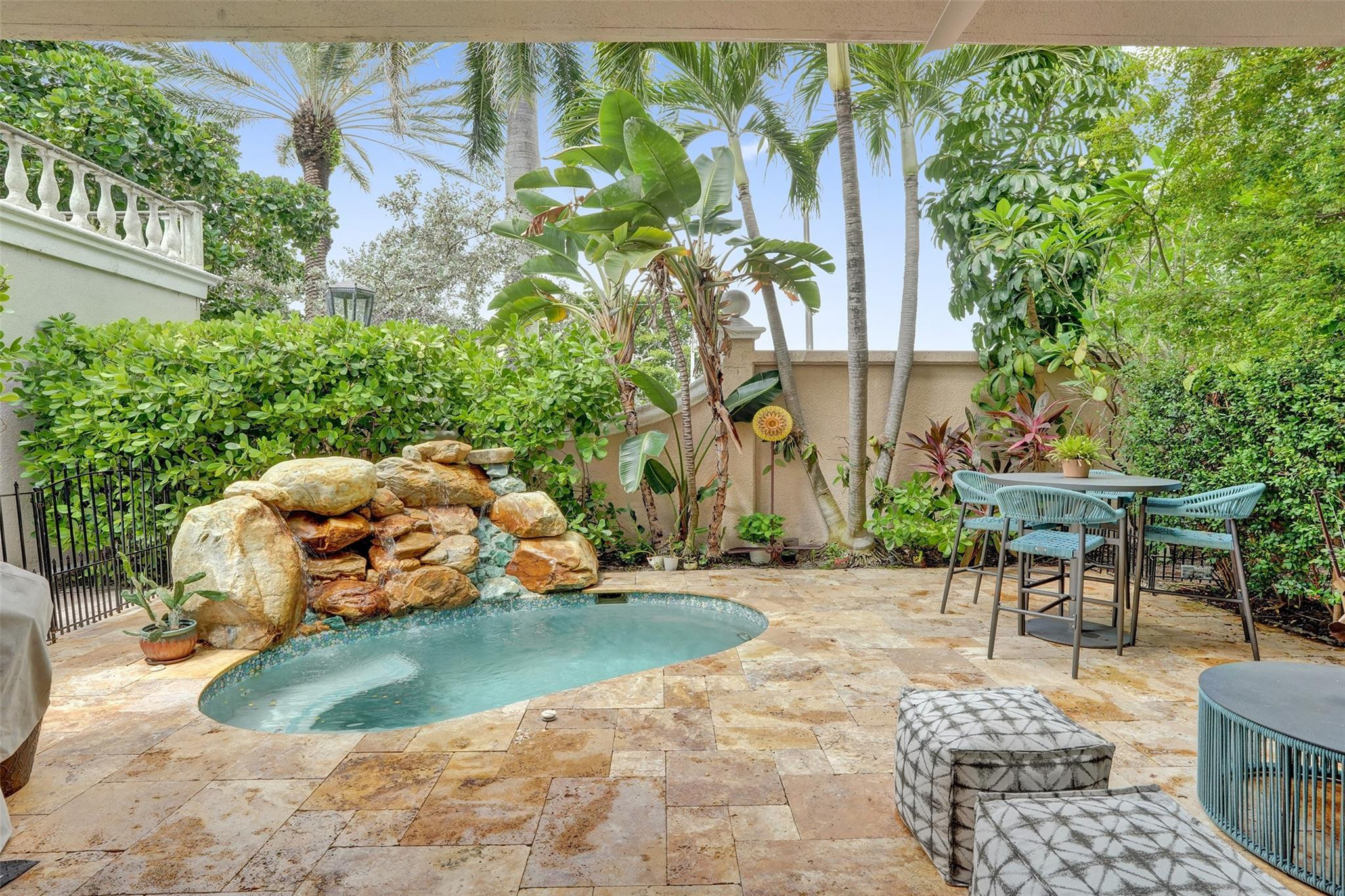 1774 Bay Dr 18