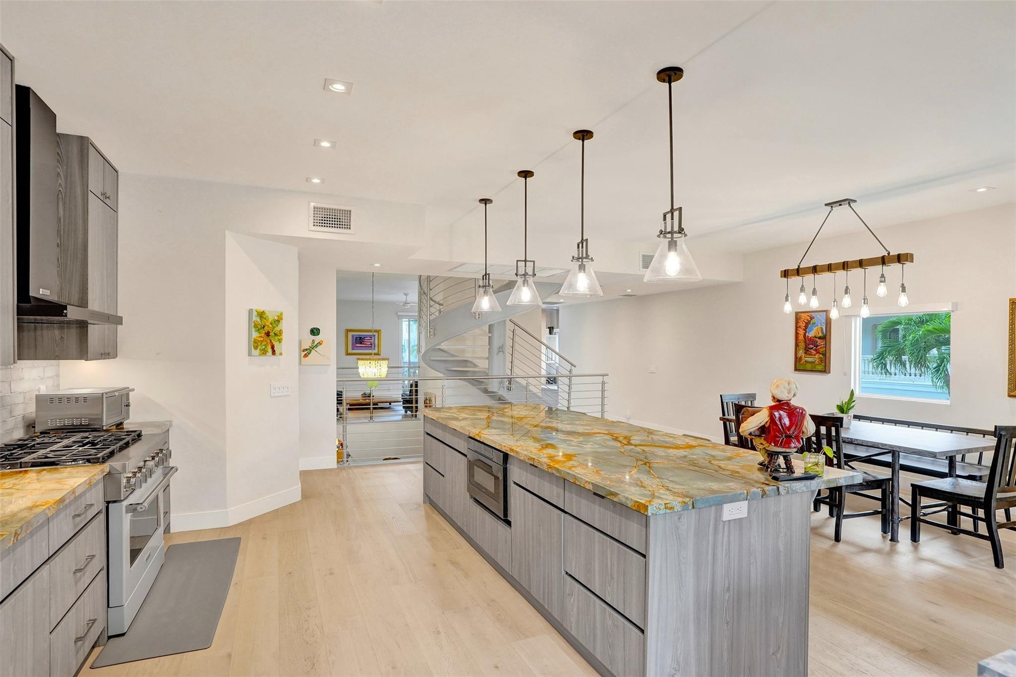 1774 Bay Dr 18