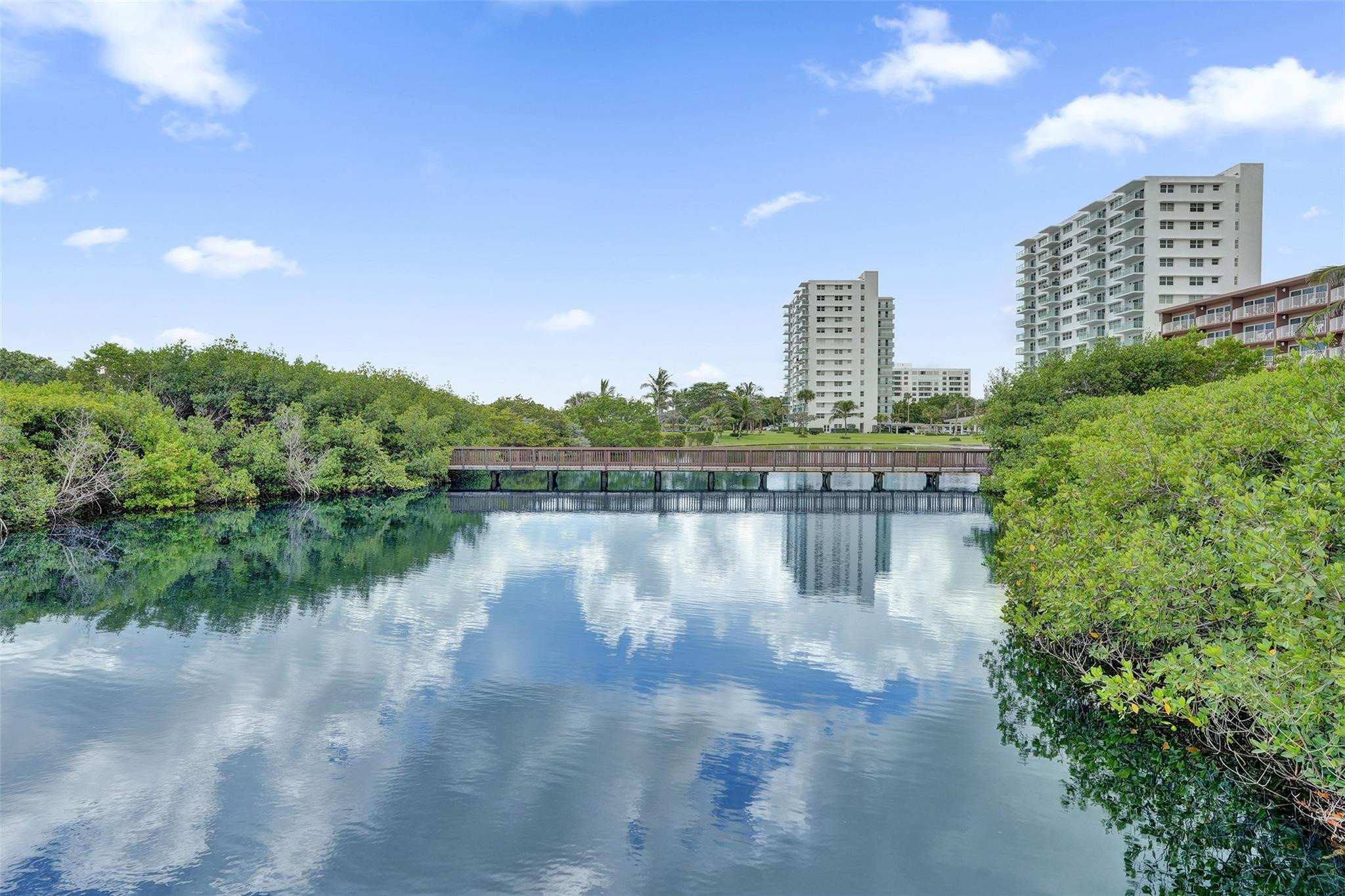1774 Bay Dr 18