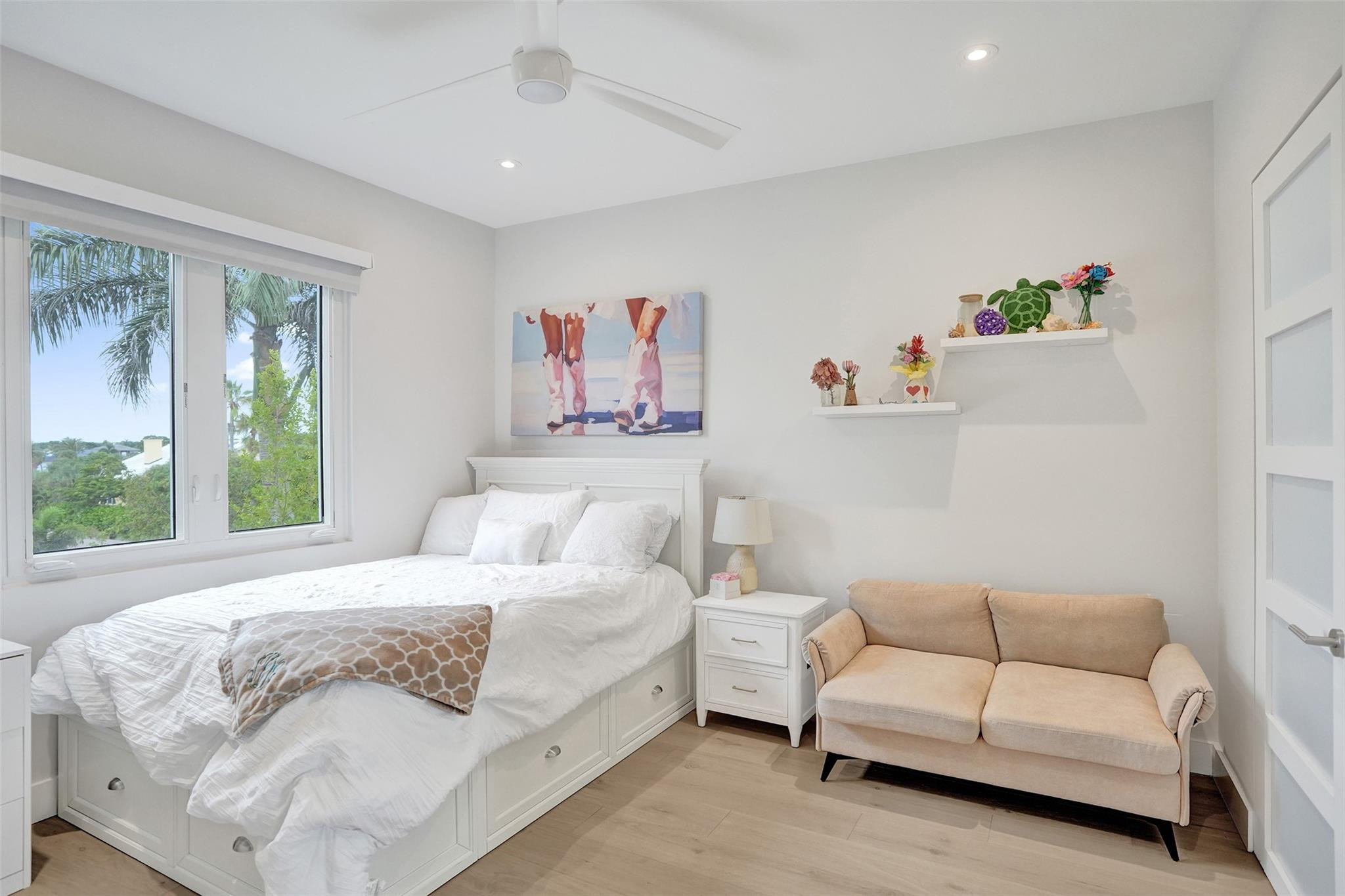 1774 Bay Dr 18