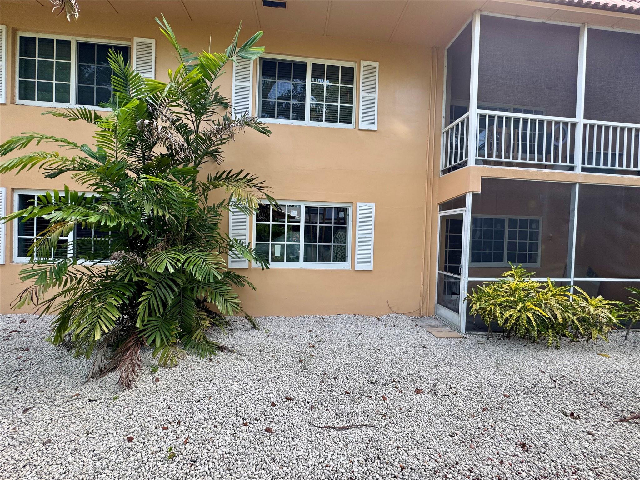 351 NE 19th Pl 109K