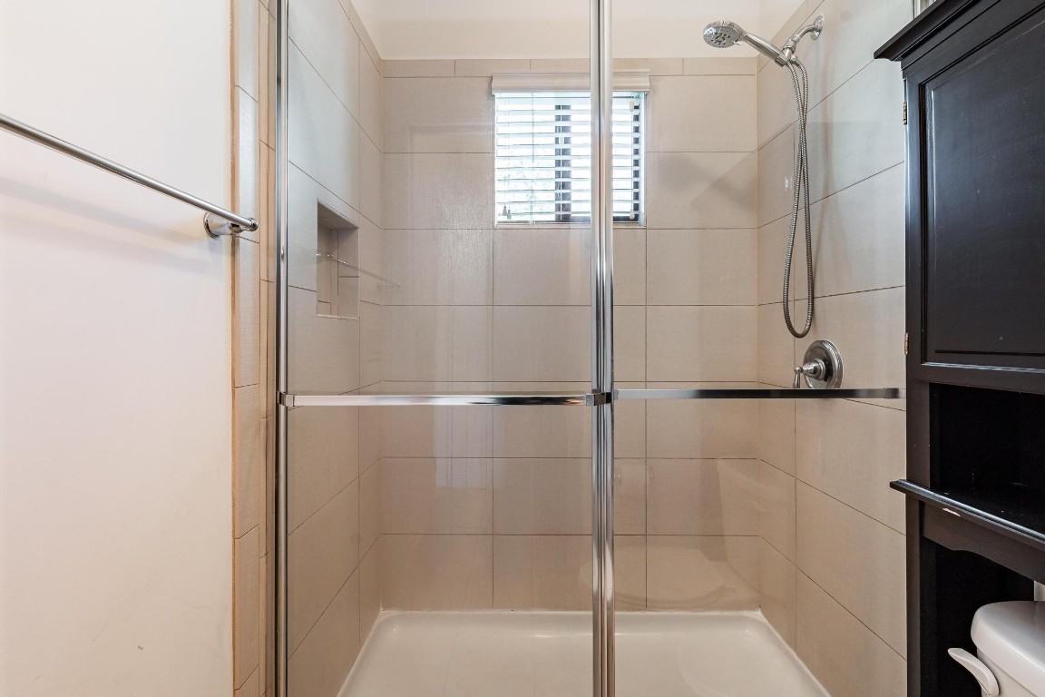 4228 N Dixie Hwy 107