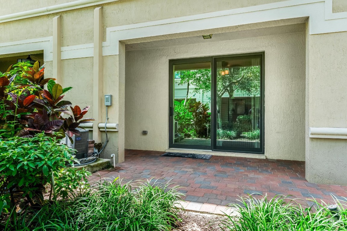 4228 N Dixie Hwy 107