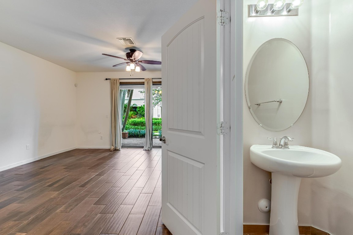 4228 N Dixie Hwy 107