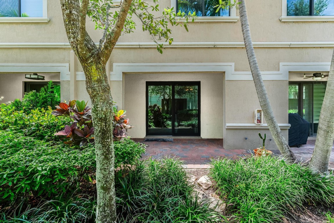 4228 N Dixie Hwy 107