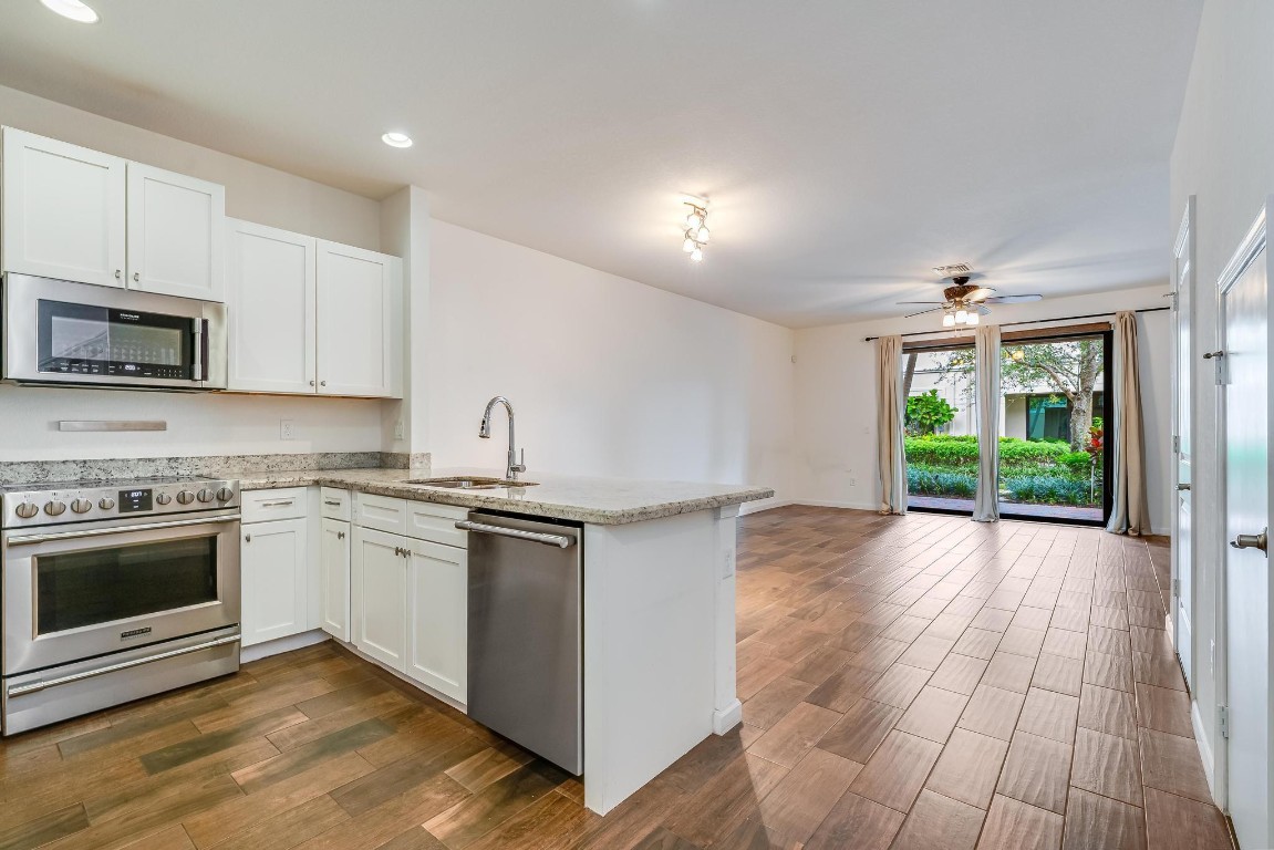 4228 N Dixie Hwy 107