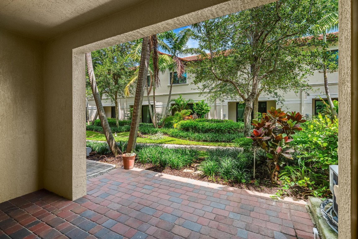 4228 N Dixie Hwy 107