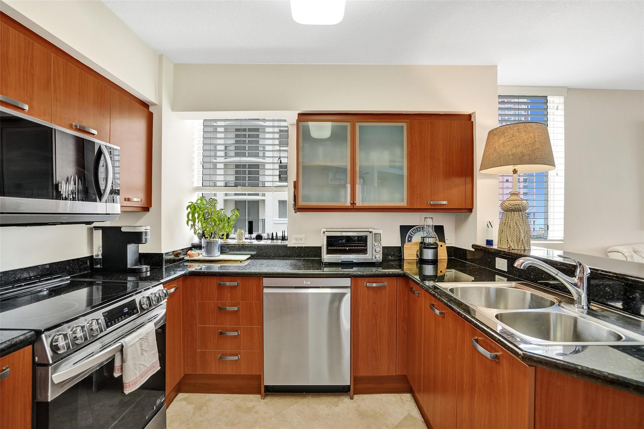 2001 N Ocean Blvd 1005