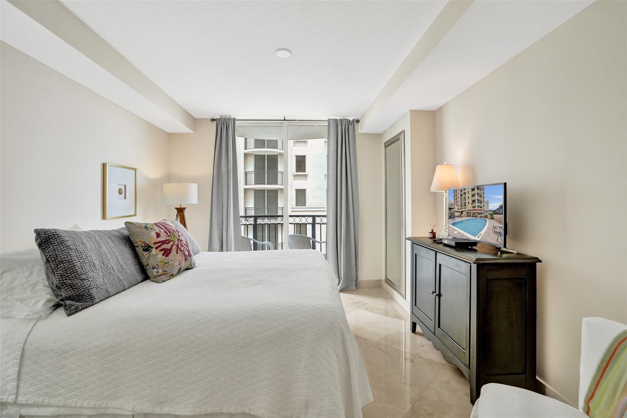 2001 N Ocean Blvd 1005