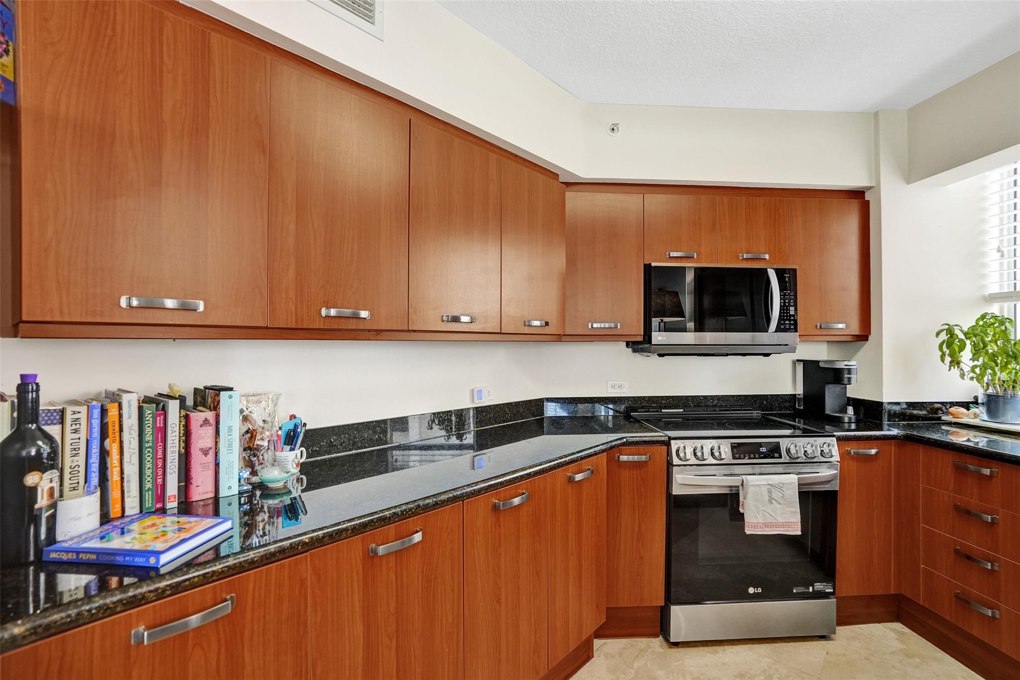 2001 N Ocean Blvd 1005