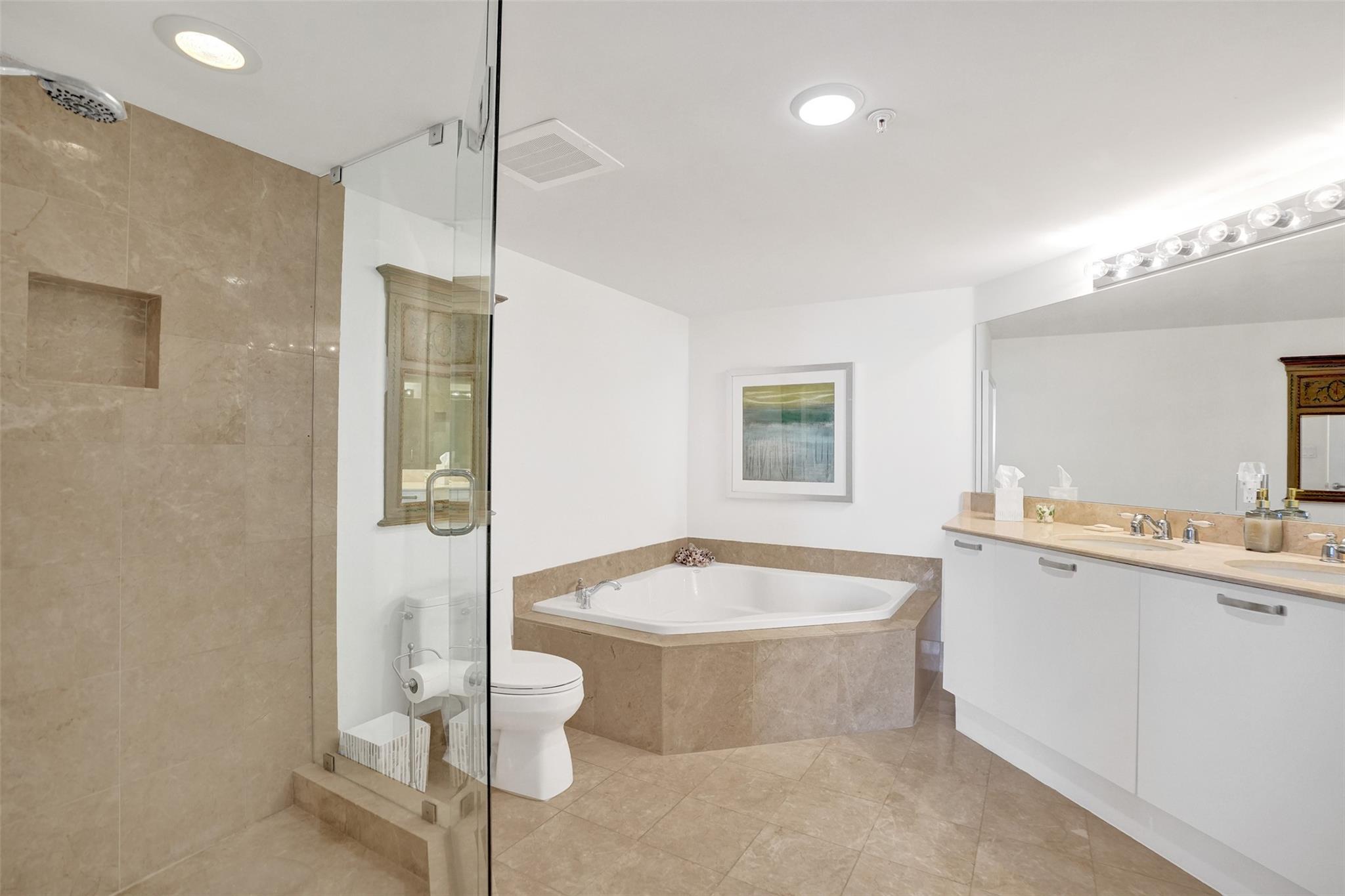 2001 N Ocean Blvd 1005