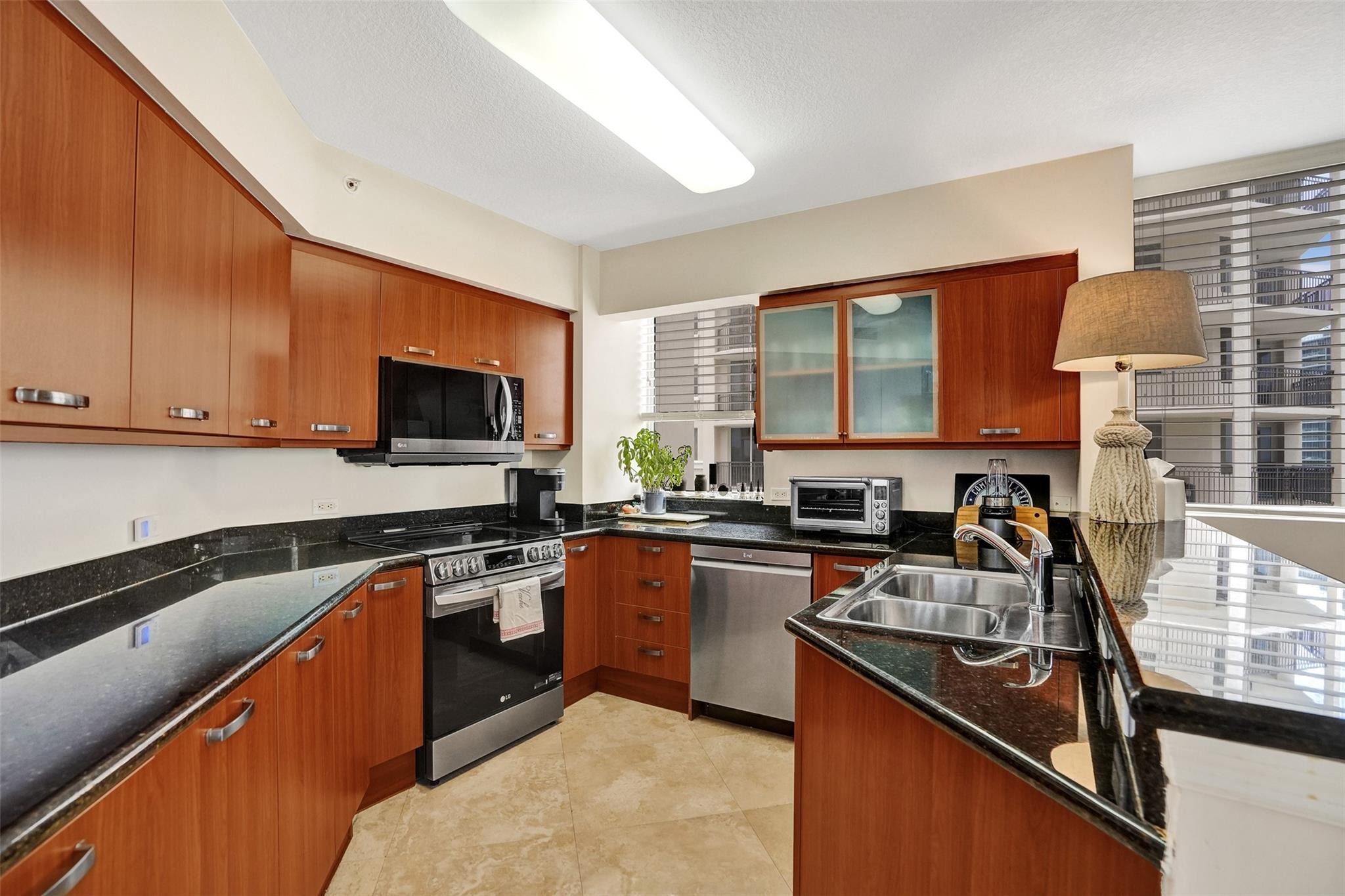 2001 N Ocean Blvd 1005