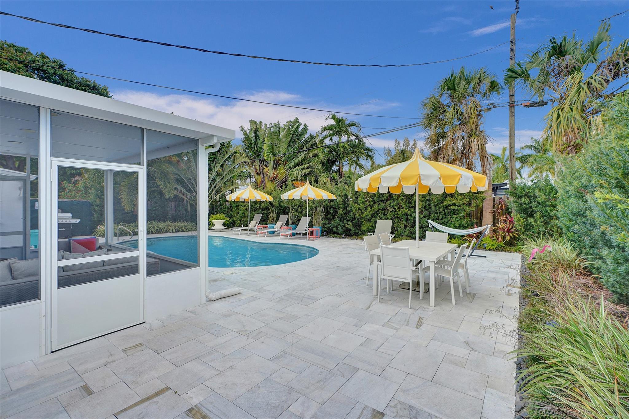 25 NE 26th Ct