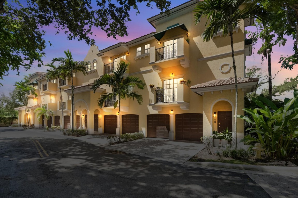 2544 SW 14th Ave 105