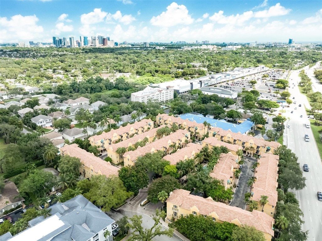 2544 SW 14th Ave 105