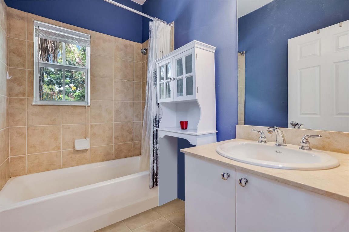 2544 SW 14th Ave 105