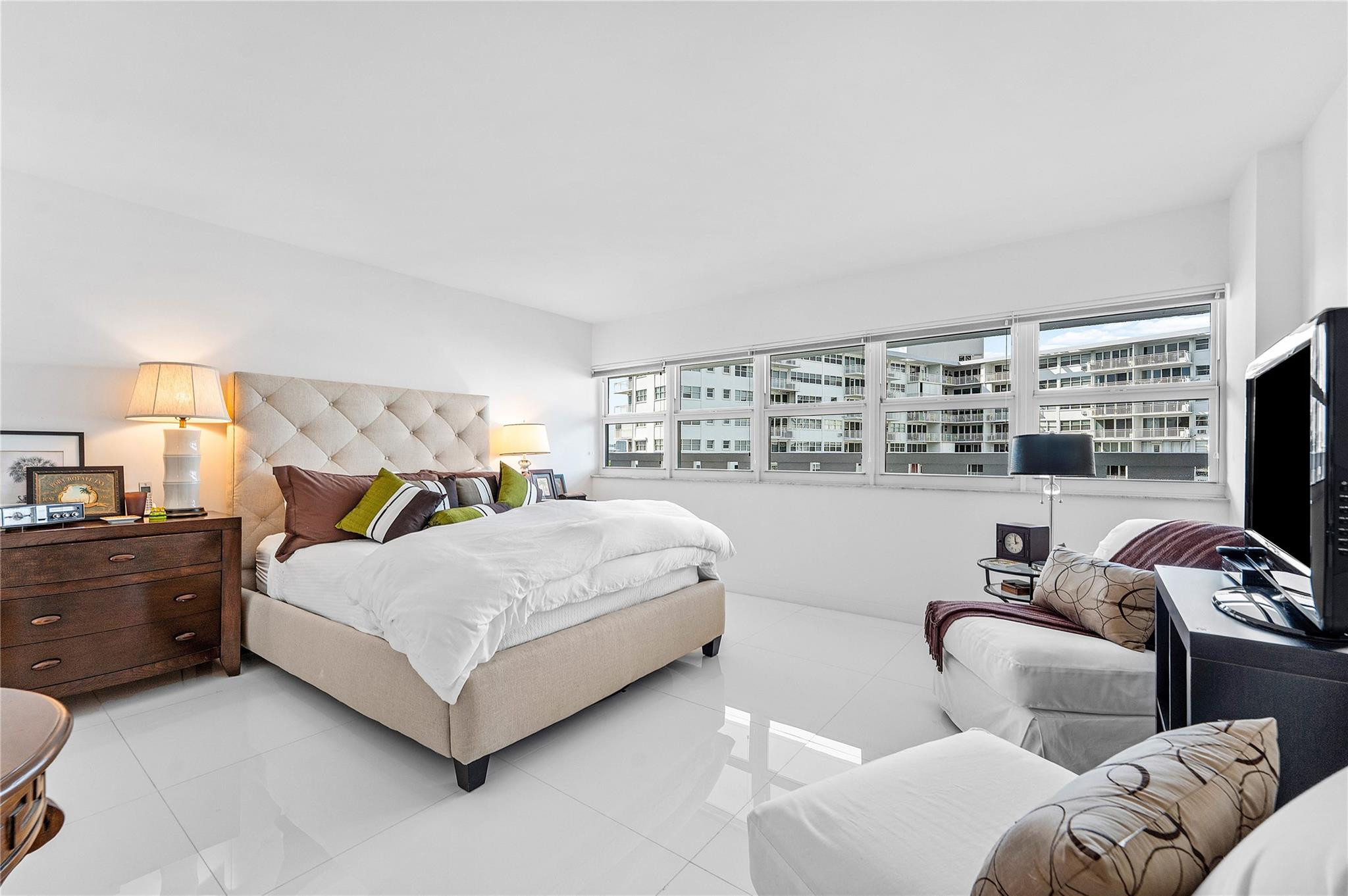 2000 S Ocean Dr 1209